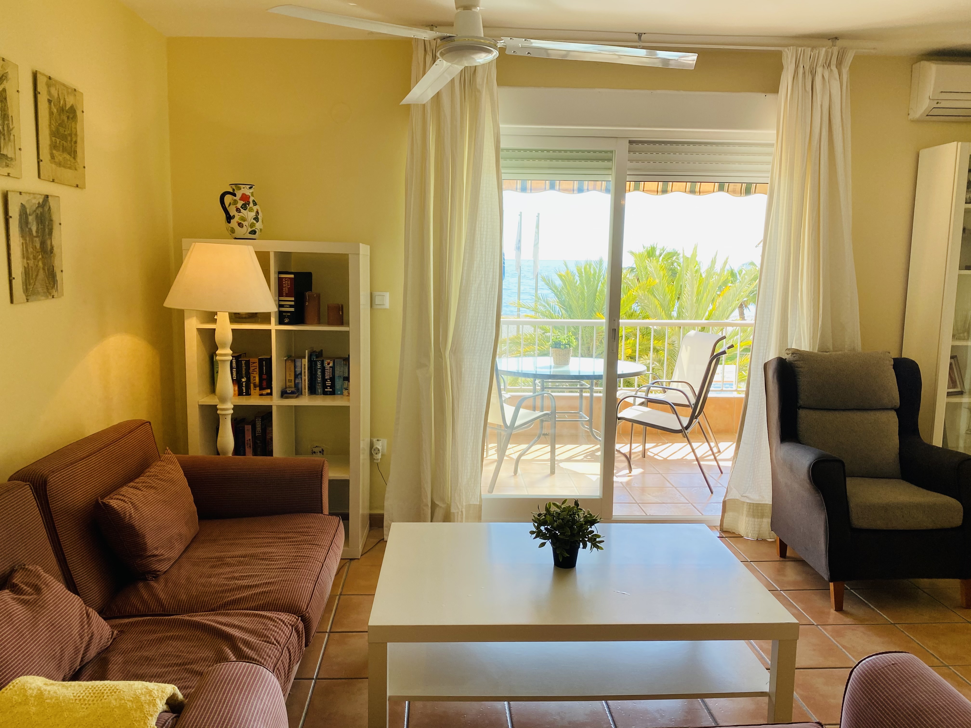 APARTAMENTO EN PRIMERA LINEA DE PLAYA